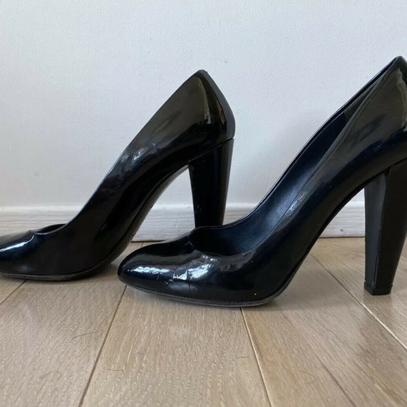 Miu Miu Size 7.5 Patent Leather Black 38 High Heel - Picture 3 of 7